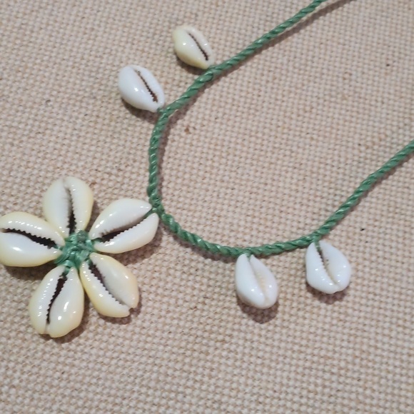 Seashell and Braided Rope 9 1/2" Necklace Vintage - Picture 4 of 5